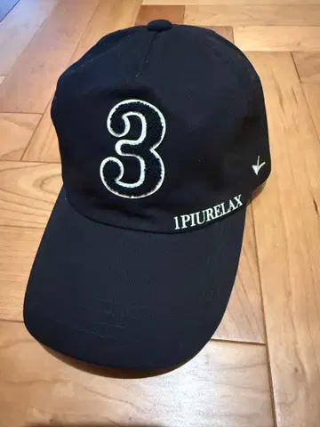 1PIURELAX 블랙 캡 골프 모자