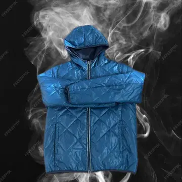 파란색 퀼팅 다운 자켓