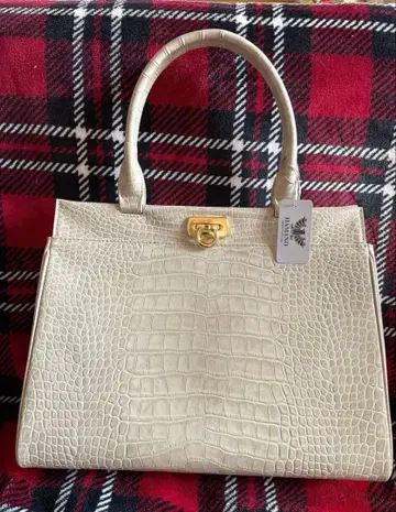 하마노 가죽 엠보 핸드백