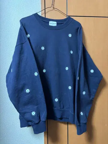 nick gear 별 자수 맨투맨