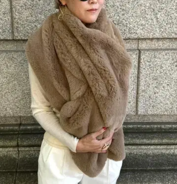 택 포함 새상품 JENNE 리치 볼륨 퍼 케이프