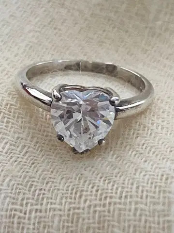 하트형 크리스탈 반지