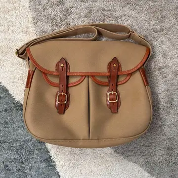 Brady 숄더백 베이지 캔버스 아리엘 트라우트