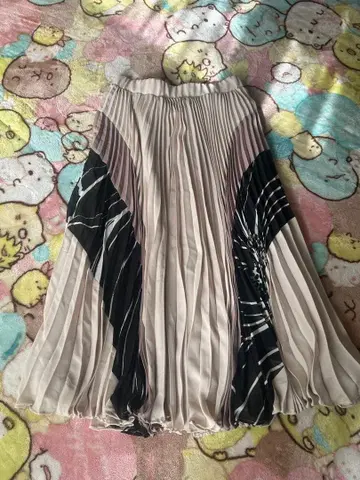 그레이스 콘티넨탈 플리츠 스커트 인기