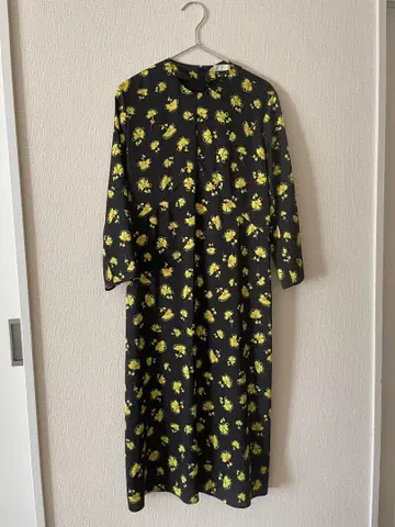 투모로우랜드 * 피코티 프린트 백 턱 원피스 Ballsey