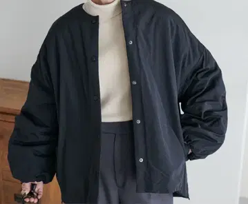 블랙 컬러 퀼팅 다운 자켓 M 사이즈