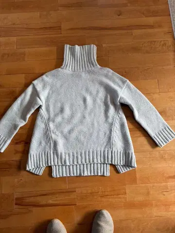 GENTLE WOMAN 터틀넥 스웨터