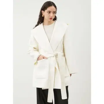 Mila Owen 동일 원단 벨트 하프 기장 후드 리버 코트