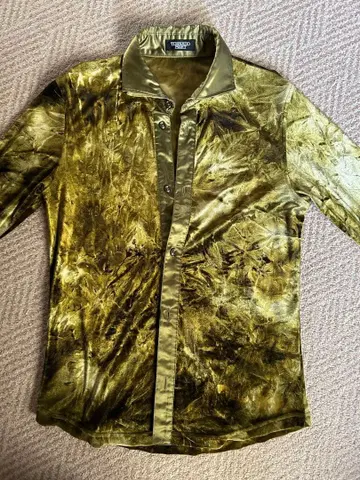 TORNADO MART 올리브 그린 벨로아 긴팔 셔츠