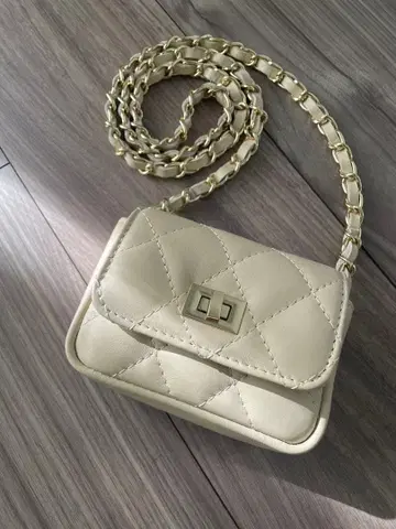 AULENTTI 퀼팅 가죽 체인 마이크로백