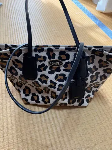 레오파드 무늬 토트백