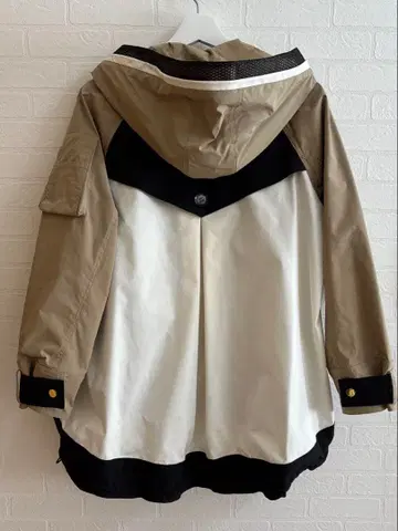 RISLEL 베이지/화이트/블랙 점퍼 F