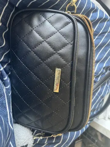 블랙 퀼팅 숄더백