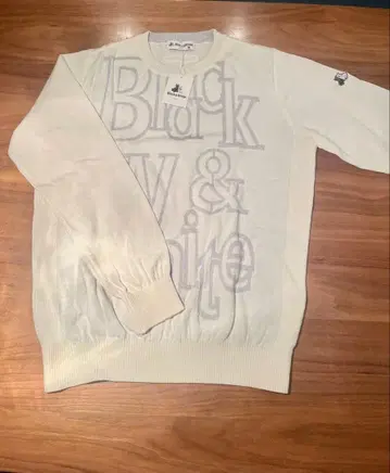 블랙 & 화이트 문자 디자인 니트 스웨터