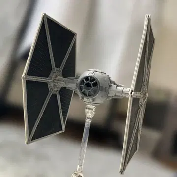 TIE 파이터 1/72 스케일 모델 완성품