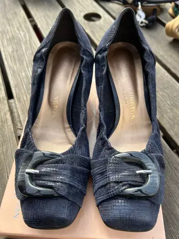 네이비 메쉬 버클 포함 펌프스 & 핑크 펌프스 세트