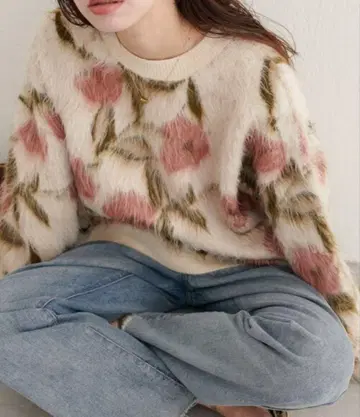 꽃무늬 자카드 샤기 니트 풀오버