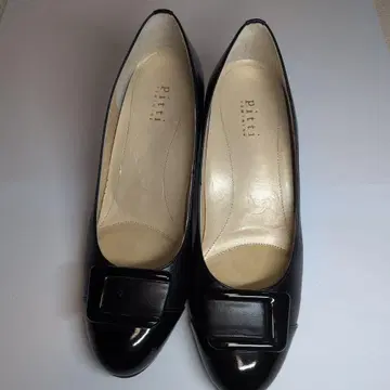 블랙 버클 하이힐