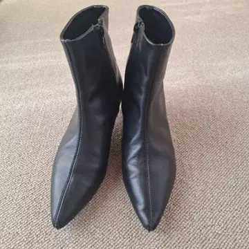 블랙 가죽 스틸레토 부티 37ROPE