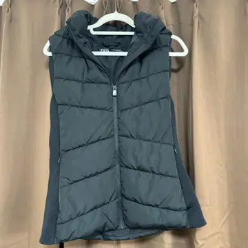 ZARA 블랙 다운 베스트 후드 부착 L