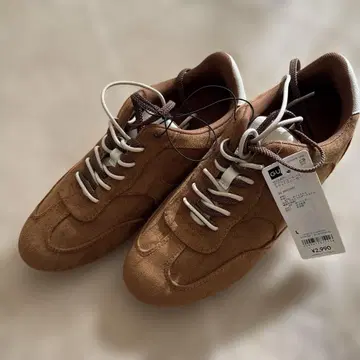 GU 더블 슈레이스 플랫 스니커즈 L