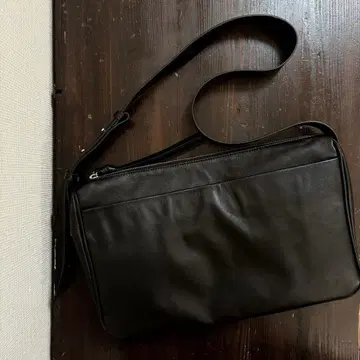 2.718 GALLARDA GALANTE 소프트 스퀘어 숄더백