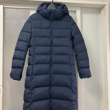새상품급 유니클로 네이비 롱 다운 자켓 후드 부착
