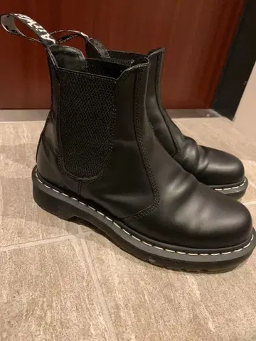 닥터마틴 첼시 부츠