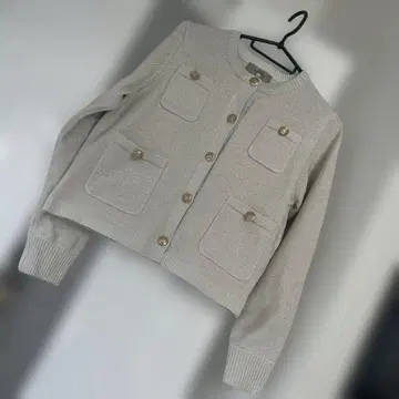 저스길리티 라메 믹스 라이트 베이지 니트 가디건 버튼 포함