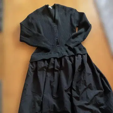 [ 미사용품 ] armonia 블랙 니트 원피스 긴팔 사이즈 표기 F