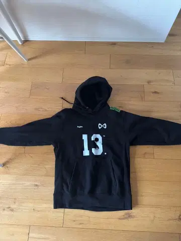 8e greedy 콜라보 후드티