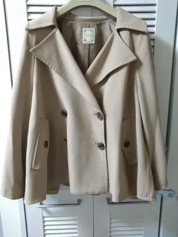 BEAMS/빔즈 판초풍 A라인 하프 코트