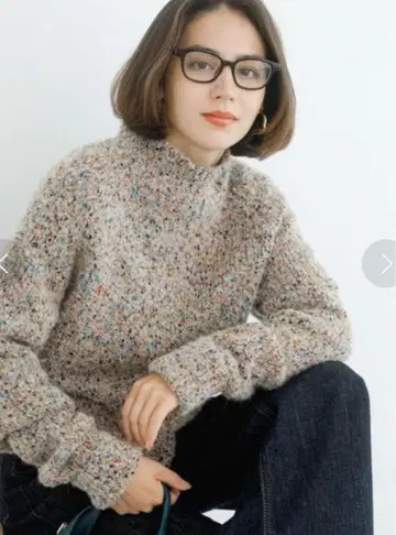 테치치 컬러 네프 하이넥 크롭 니트 베이지