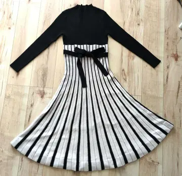 스트라이프 디자인 긴팔 원피스