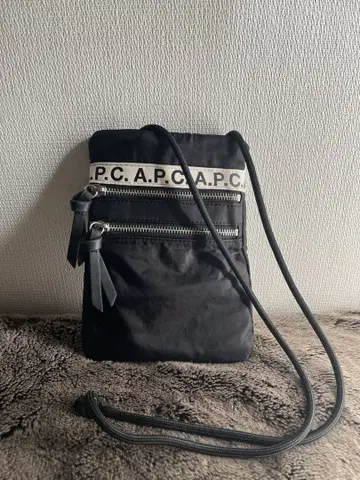 APC 아페쎄 숄더백