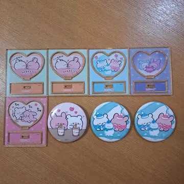 러브이즈 아크릴 스탠드와 캔 배지 세트