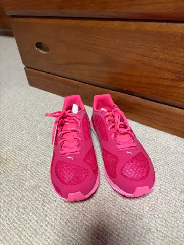 Puma 핑크 러닝화