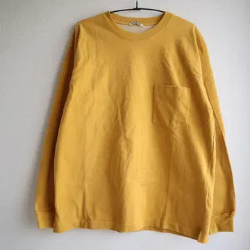 AURALE 머스타드 포켓 부착 긴팔 티셔츠
