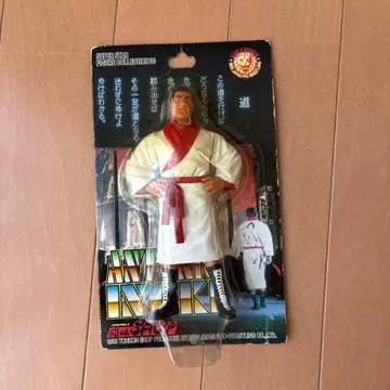 안토니오 이노키 피규어