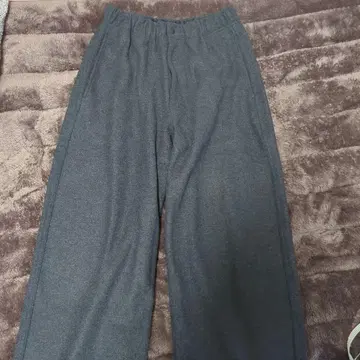 완판템 UNIQLOU 브러쉬드 맨투맨 와이드 팬츠 XS