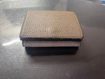 그레이 가죽 3단 폴더형 지갑