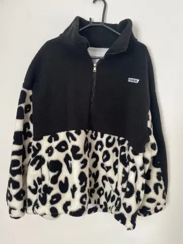 DIAVEL 보아 x 레오파드 절개 스탠드 카라 자켓