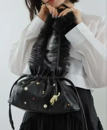 Casselini x Ray BEAMS 스터드 프릴 숄더백