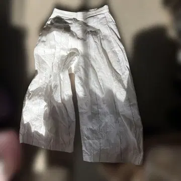 BEATING HEART 화이트 스트라이프 가우초 팬츠 M