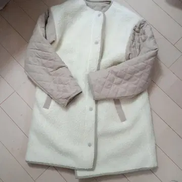 새상품 아이보리와 베이지 리버서블 롱 코트