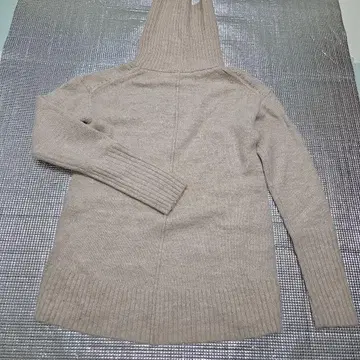 GAP 베이지 하이넥 니트 XXS