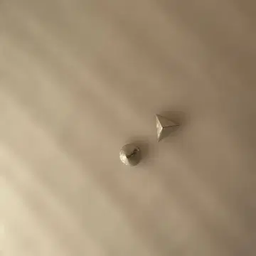 ete 실버 스터드 귀걸이 캐치