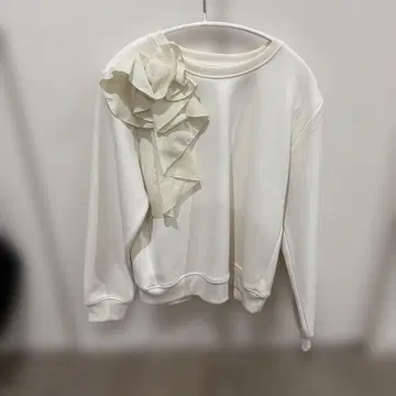 셀포드 프릴 장식 화이트 트레이닝복