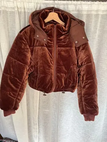 EVRIS 브라운 플리스 숏 다운 자켓