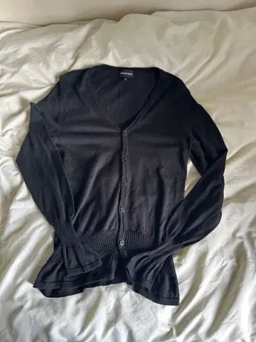 EMPORIO ARMANI 엠포리오 아르마니 V넥 니트 가디건